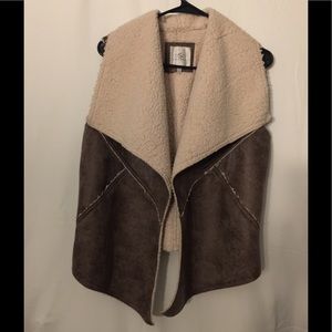 OSO Casual🌷Brn/Crm Vest Sz Med Faux Leather